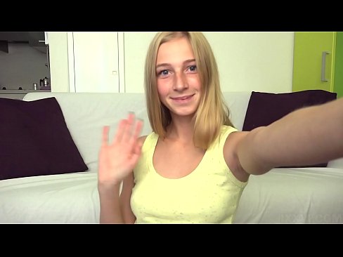 ❤️ Kiam mi enuas, mi pigre masturbas mian rozkoloran kuzon ❤️❌ Kvalita porno ĉe ni ❌